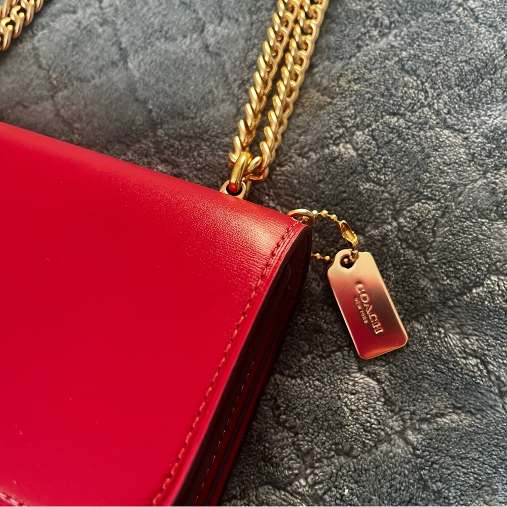 NWT Coach Cherry Red Crossbody Mini Bag Gold heardwear - Picture 4 of 12